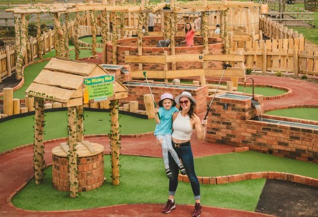 Adventure Golf Mum & Daughter Adventure Golf Mum & Daughter